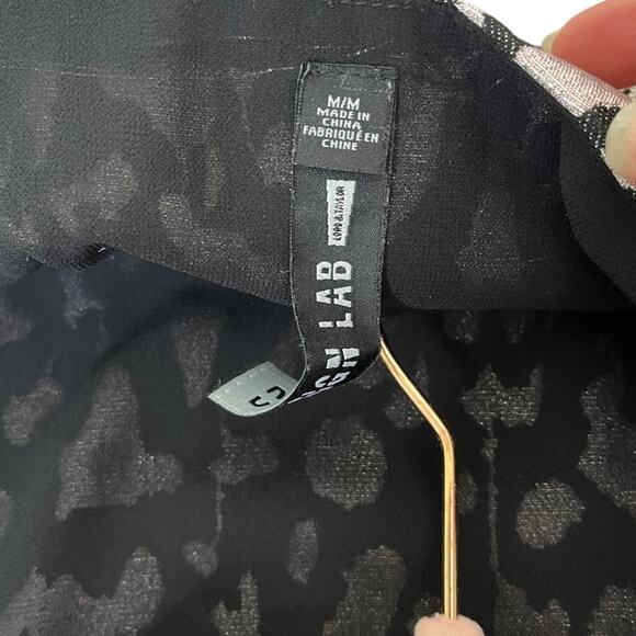 Lord & Taylor Design Lab shiny leopard animal print halter top medium - Picture 4 of 4